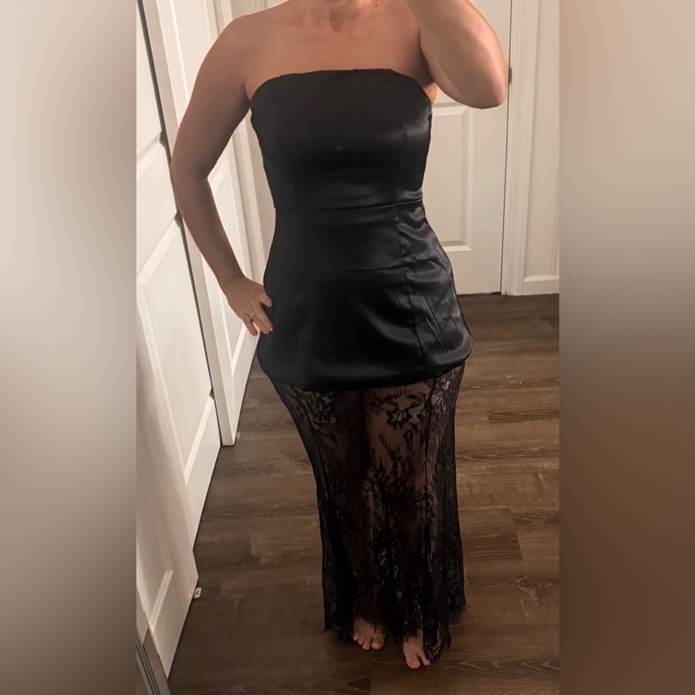 Elegant Black Lace Two Piece Set - Picture 2 of 2